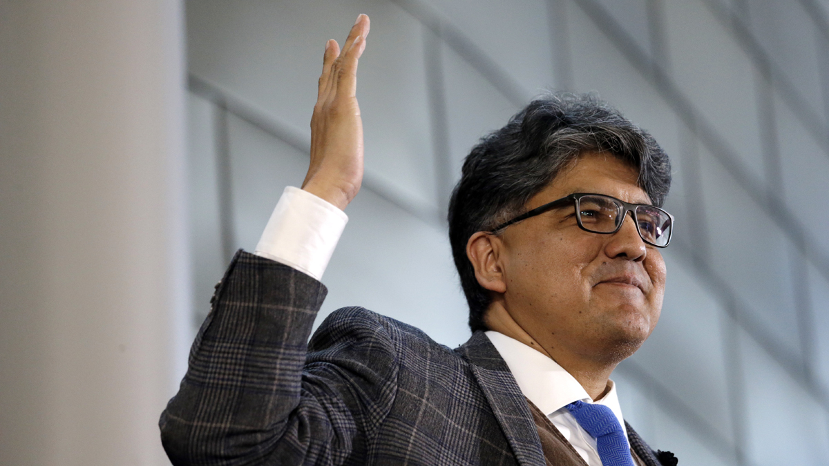  Author and filmmaker Sherman Alexie gives the keynote address at a celebration of Indigenous Peoples’ Day Monday, Oct. 10, 2016, at Seattle's City Hall. (Elaine Thompson/AP Photo)                                                                                 