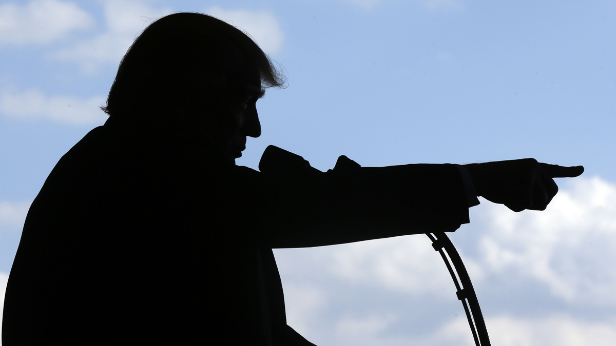  President Donald Trump addresses U.S. military troops and their families at the Sigonella Naval Air Station, in Sigonella, Italy, Saturday, May 27, 2017. (Luca Bruno/AP Photo) 