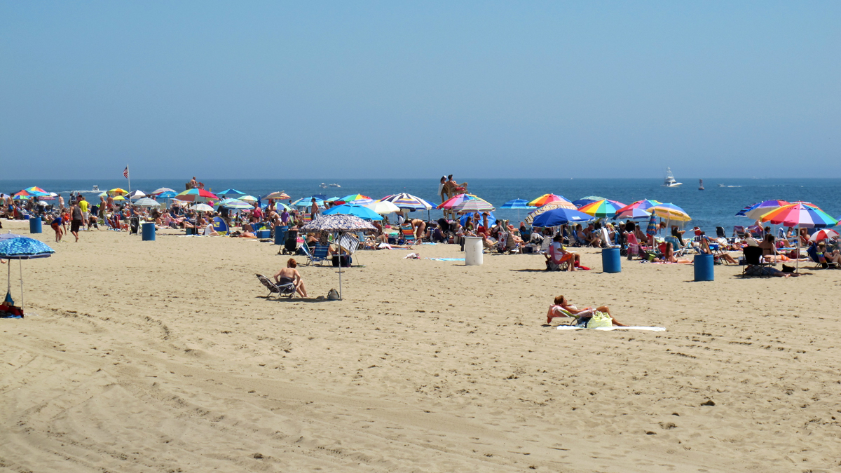  Sunny weather attracts crowds to the beach in Belmar, N.J., on July 5, 2013. (Phil Gregory/for NewsWorks) 