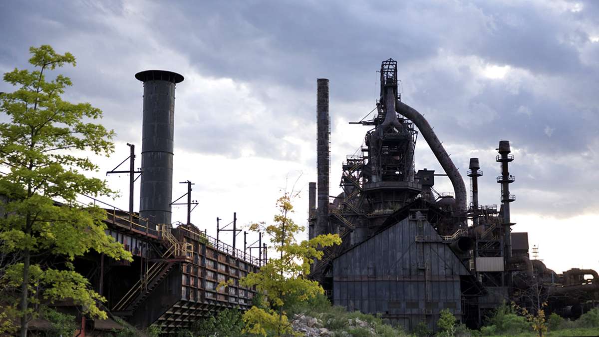 The former blast furnace from the Bethlehem Steel corporation as seen from the parking lot of the Sands Resort Casino. (Lindsay Lazarski/WHYY)