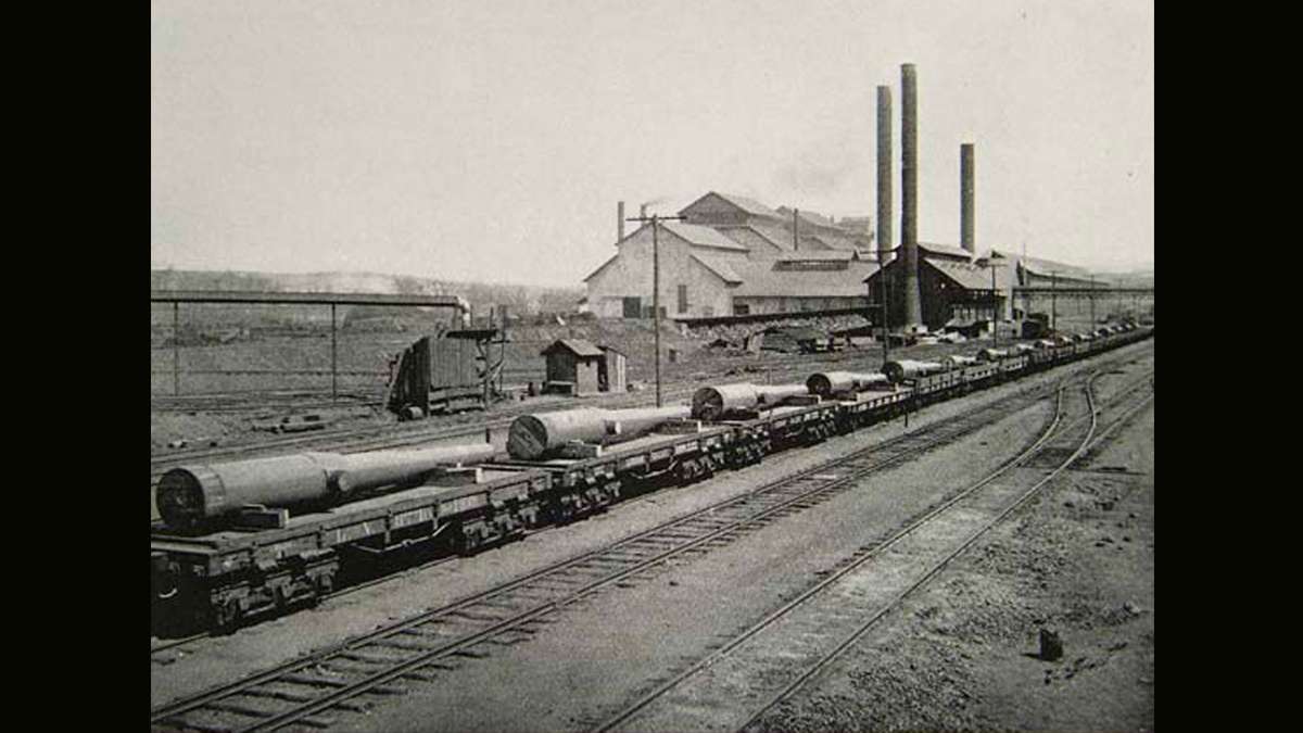 A shipment of seven eight inch and nine ten inch U.S. Army guns are transported from Bethlehem Steel Co. in South Bethlehem, Pa.  (Image courtesy of the Historical Society of Pennsylvania)