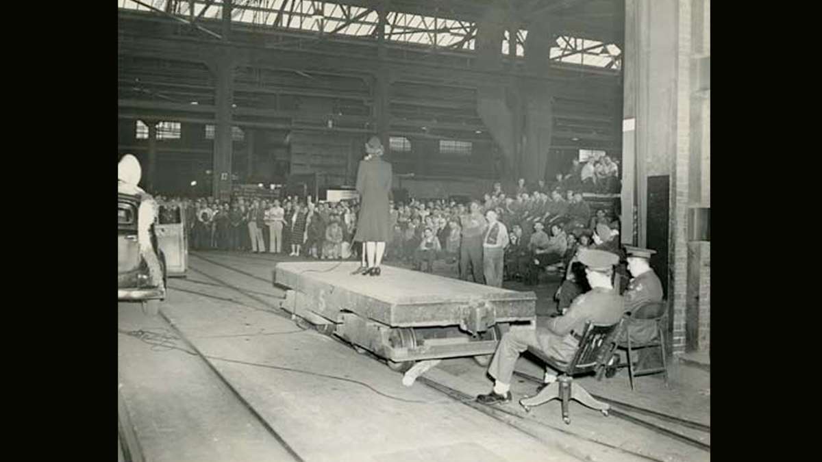 Crowds of Bethlehem Steel workers gather to listen to members of the military speak in September of 1944. (Image courtesy of the Historical Society of Pennsylvania)