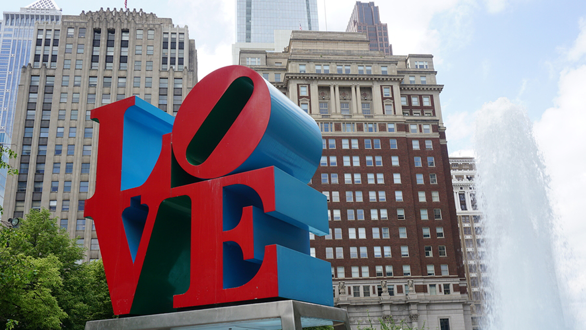 Robert Indiana's Love sculpture (Bigstock/sainaniritu) 