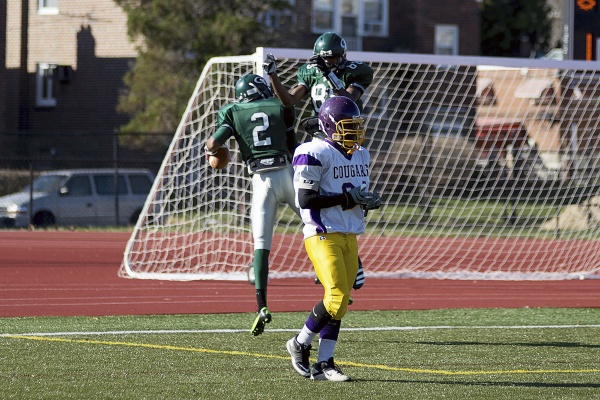 <p><p>Bears WR Delane Hart (#2) celebrates the first of many touchdowns his team would score during the second consecutive Thanksgiving blowout. (Bas Slabbers/for NewsWorks)</p></p>

