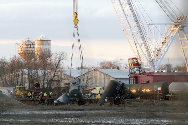 <p><p>Coast Guard says it began "Phase 3" on Tuesday, which involves remaining the train wreckage. (Bas Slabbers/for NewsWorks)</p></p>
