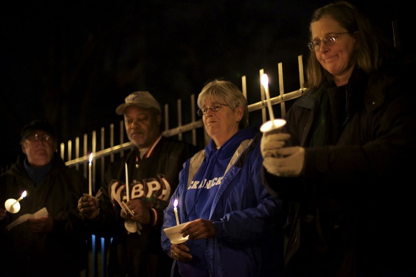 <p>A moment of silence. (Bas Slabbers/for NewsWorks)</p>
