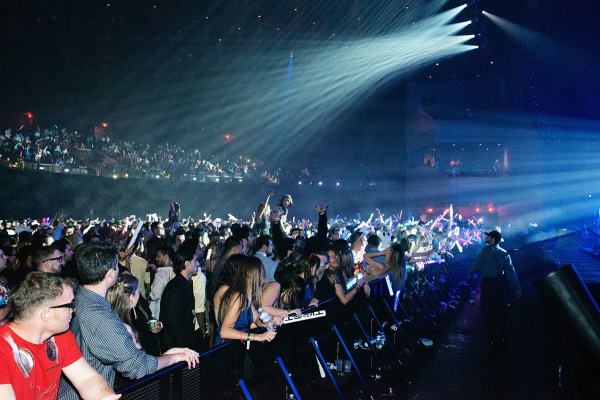 <p>Revelers pack the Revel Nightlife's entertainment venue Ovation Hall at a New Years Eve live performance of DJ Tiesto. (Bas Slabbers/for NewsWorks, file)</p>
