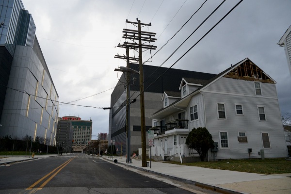<p>4:45pm - Empty street behind the Revell Casino. (Bas Slabbers/for NewsWorks)</p>
