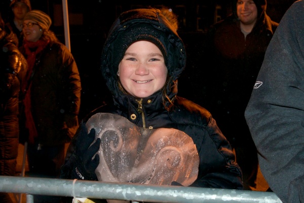 <p><p>Samantha, 11, from Roxborough, shows the ice heart she received from one of the performers.(Bas Slabbers/for NewsWorks)</p></p>
