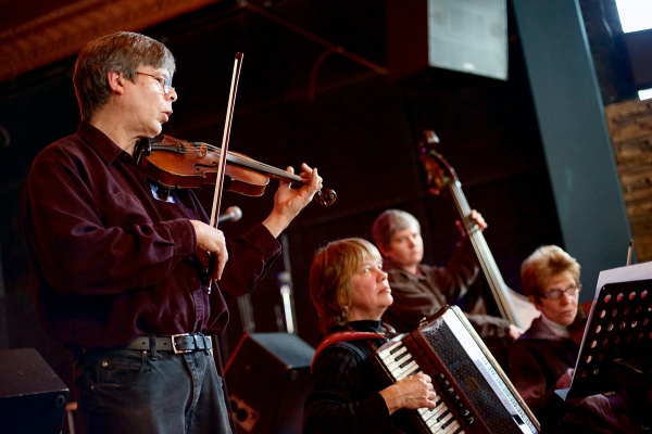<p><p>Clifford Wagner plays Lithuanian tunes on his violin. (Bas Slabbers/for NewsWorks)</p></p>
