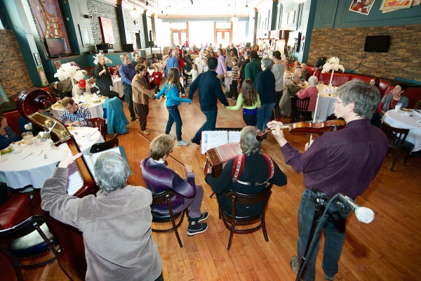 <p><p>A fun filled afternoon of music, dance and food for members of the Mt. Airy-Nippon-Bryan-Cresheim community. (Bas Slabbers/for NewsWorks)</p></p>

