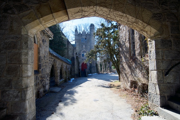 <p><p>A view inside the property, for which developer Ken Weinstein has an agreement in place to buy and restore. (Bas Slabbers/for NewsWorks)</p></p>
