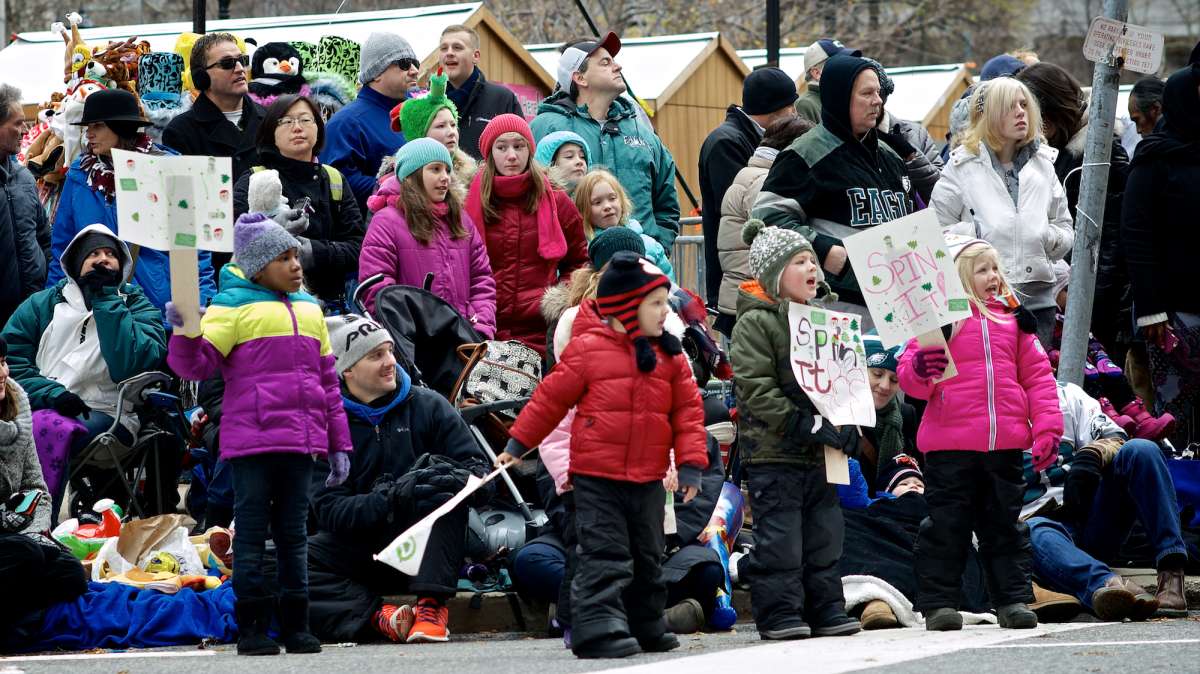 These kids request each passing balloon to 'spin it' in front of them. (Bas Slabbers/for NewsWorks)