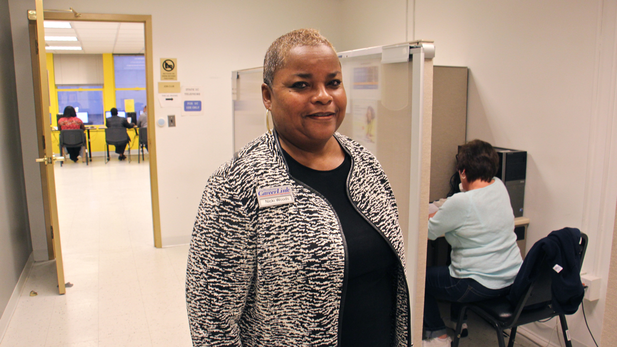  Nicki Woods, site manager of Career Link at Suburban Station, says up to 50 people a day use the facility's dedicated unemployment compensation telephone lines. (Emma Lee/WHYY) 