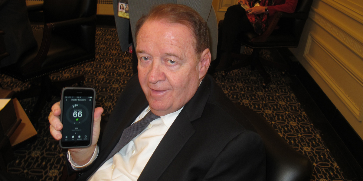  New Jersey Sen.  Dick Codey uses a 
