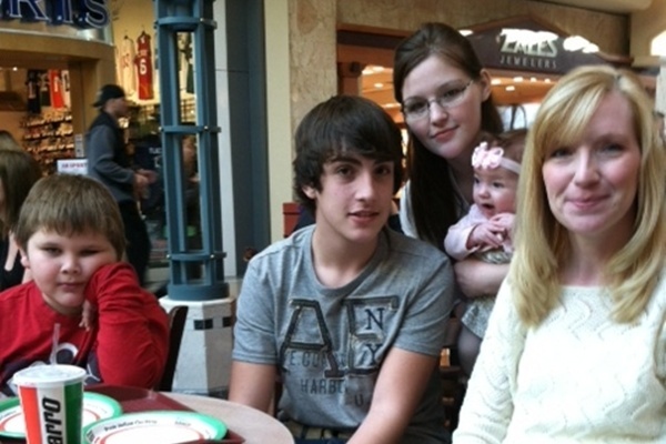 <p><p>23-year-old Autumne Murray says she was harassed at the Concord Mall for nursing her baby. Her brothers, Elijah Force and Zach Murray, along with mom Charity Force, attended Sunday's nurse-in to show their support. (Shirley Min/WHYY)</p></p>
