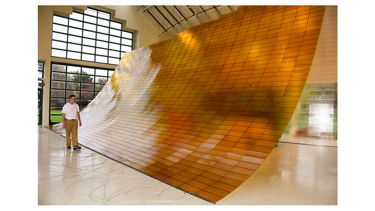  Daniel Clayman, Radiant Landscape (installation in progress), 2017, glass, cable, steel, 26 x 44 x 26 feet, Collection of the Artist, photo: David W. Steele 