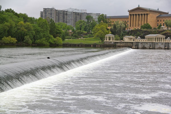 The Fairmount Dam is a barrier to fish who would swim upstream to spawn. The fish ladder allows them to complete their life cycle on the Schuylkill River. (Emma Lee/for NewsWorks)