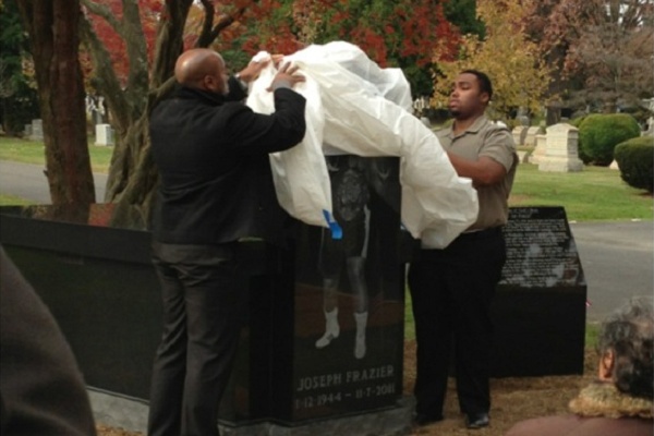 <p><p>The Frazier family said this weekend that boxer Floyd Mayweather Jr. helped them cover the cost of the tomb. (Courtesy of Derek Frazier)</p></p>
