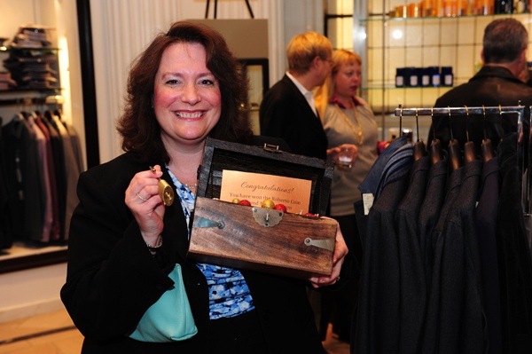 <p><p>Amanda Burden, winner of a Roberto Coin diamond and 18K white gold circle necklace valued at $1,140 donated by Govberg Jewelers (Photo courtesy of Nick D’Aquanno)</p></p>
