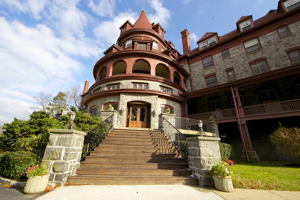 <p><p>The Bryn Mawr Hall Hotel, now the Baldwin School, located in Bryn Mawr, was designed by Frank Furness and Allen Evans in 1890. (Nathaniel Hamilton/for NewsWorks)</p></p>
