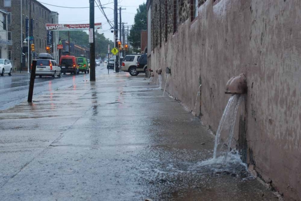 Main Street in Manayunk (Max Matza/for NewsWorks) 