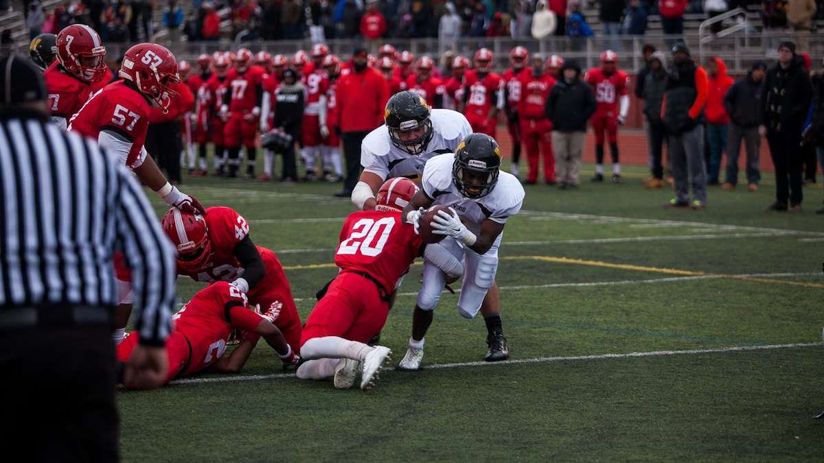 Jarrett McClenton of the Vikings gets into the end zone during the first quarter. (Brad Larrison/for NewsWorks)