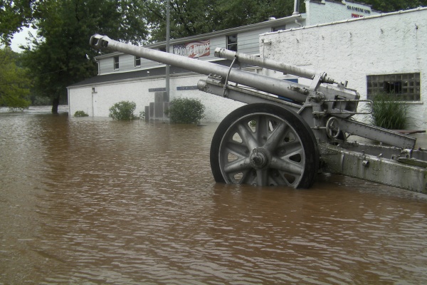 High waters could be seen outside the Gladwyne VFW Post on River Road. (Jennifer Lynn/For NewsWorks)