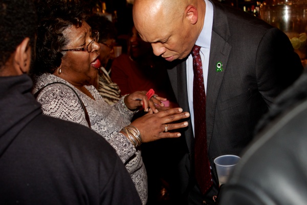 <p>The opportunity to have some one-on-one time with Dr. Hite was a draw for many. ( Jana Shea /for NewsWorks )</p>
