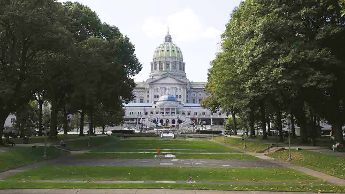  Shown is the Pennsylvania Capitol building Wednesday, Oct. 7, 2015, Harrisburg, Pa. (AP Photo/Matt Rourke) 