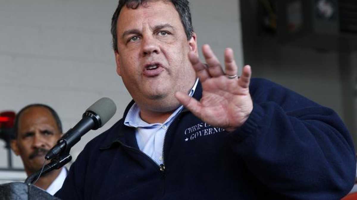  New Jersey Gov. Chris Christie addresses a gathering Oct. 27, 2012, in North Wildwood, N.J. (AP photo) 