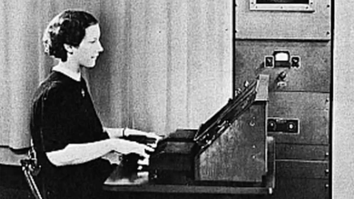  This VODER talking machine was basically your great grandma's Siri, with less attitude. (Screen grab of youtube video by Mono Thyratron) 