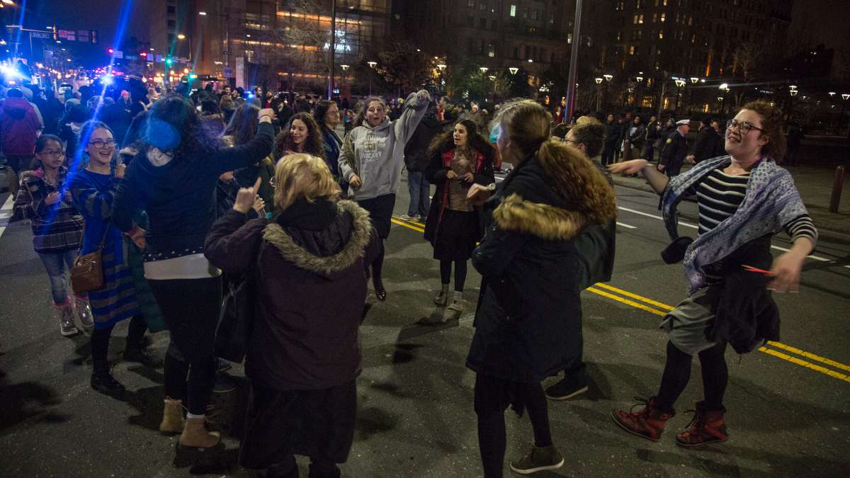 The party continues at Independence Mall where 700 people gathered for suvganiot, dancing, and singing.