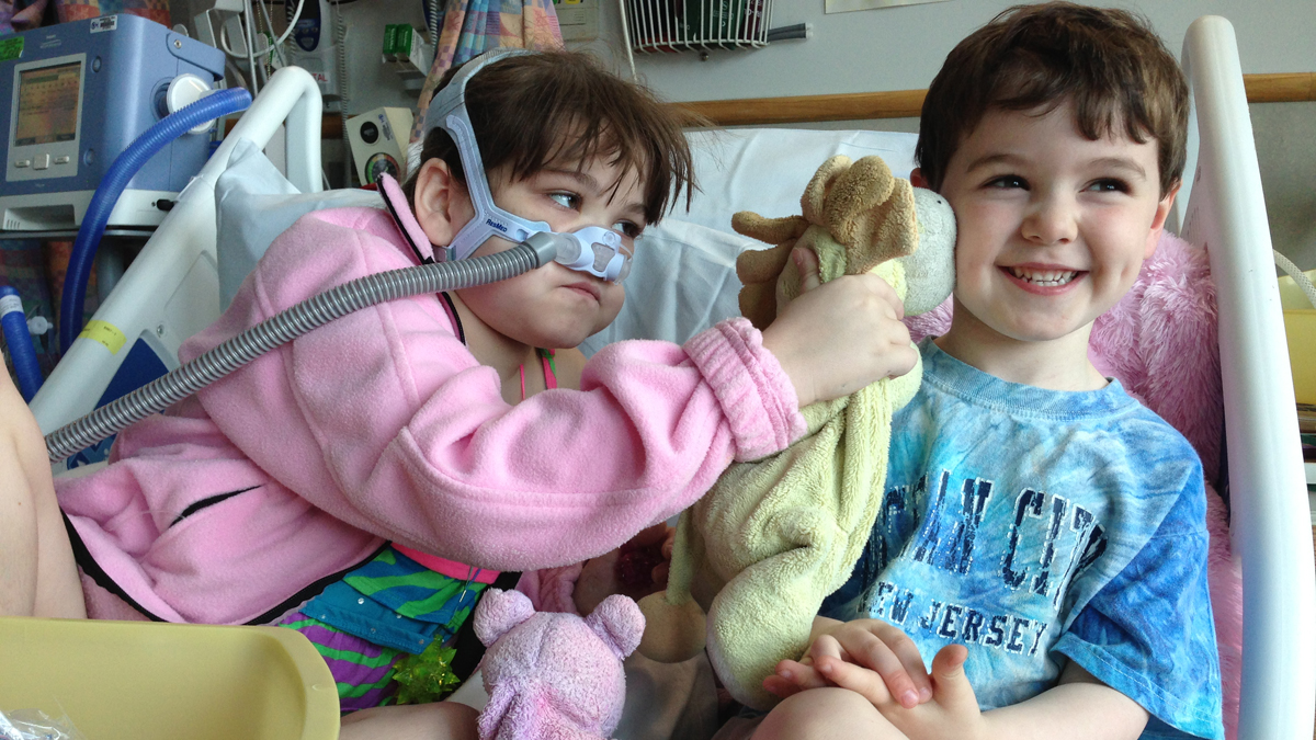  Cystic fibrosis patient Sarah Murnaghan, 10, underwent successful lung transplant surgery Wednesday at the Children's Hospital of Philadelphia. (Photo courtesy of the the Murnaghan family) 
