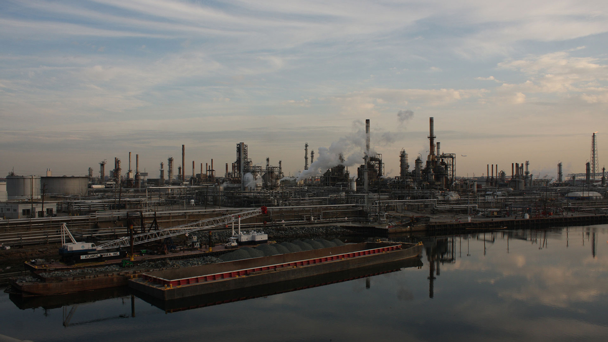  The Point Breeze refinery sits along the Schuylkill River in Philadelphia. (Kellie McGinn/Philadelphia Energy Solutions) 