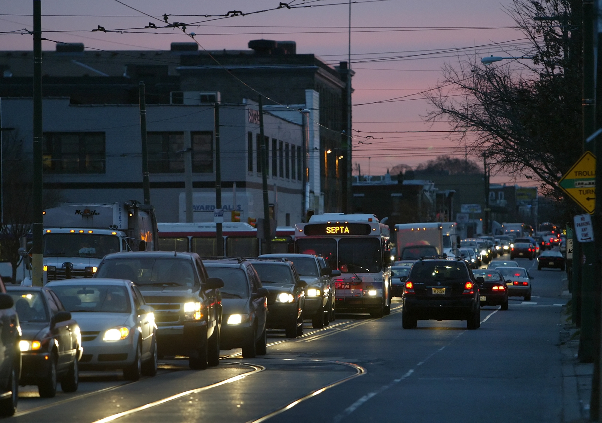 Commuter traffic in Philadelphia (AP Photo/Joseph Kaczmarek) 