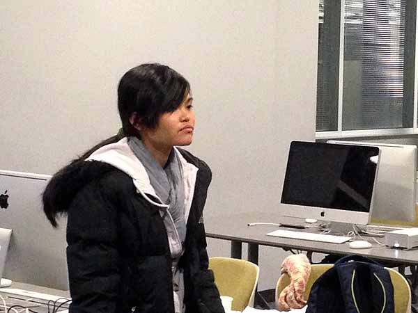 <p><p>Philly Youth Radio alum Thien To dropped by to visit her sister Dinh. (Jeanette Woods/ NewsWorks)</p></p>
