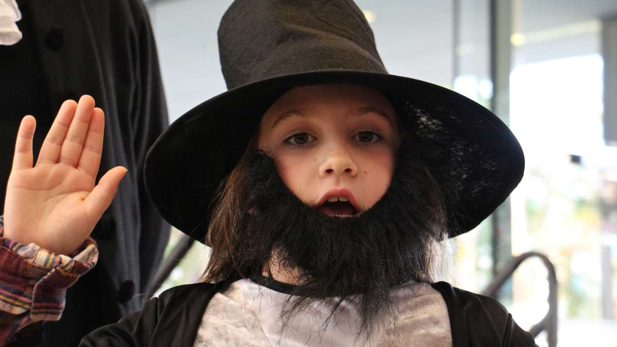 Amelia Broadway of Newtown, Pennsylvania takes the Oath of Office as Abraham Lincoln.