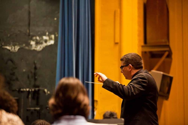 <p><p>Hugh Williamson leads the band and orchestra in "Winter Wonderland," to close out the night. (Brad Larrison/For NewsWorks) </p></p>
