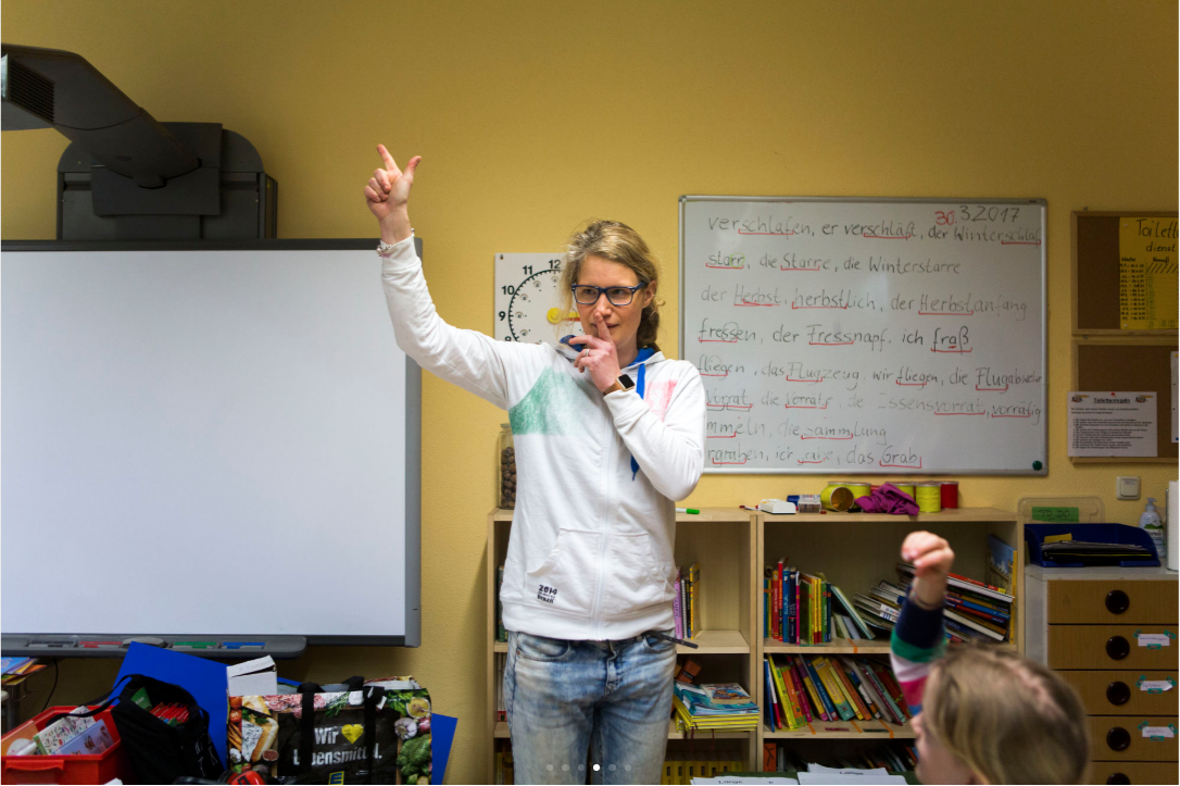 Karolin Ratsack teaches a combined 2nd and 3rd grade class of tracked students at Gustav Falke elementary in Wedding. (Jessica Kourkounis/For Keystone Crossroads)