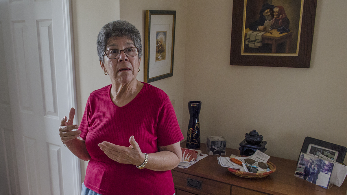  Fran Baronowitz talks about the damage Superstorm Sandy caused to her Ventnor home and the efforts of the state to recoup money it says was improperly awarded. (Anthony Smedile for NewsWorks) 