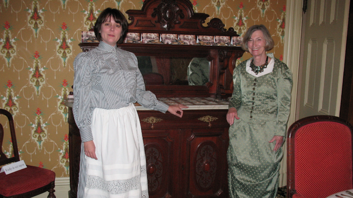  Jennifer Hallgren (left) and Joan Mount of the Upstairs Downstairs tour. (Alaina Mabaso/for NewsWorks) 