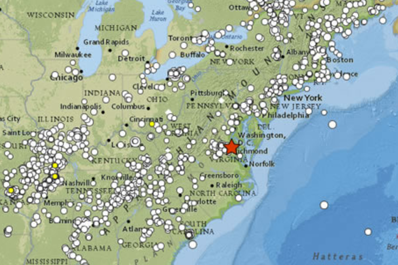  A red star denotes the location of the August 23, 2001 earthquake, and the dots represent the locations where people reported feeling the tremor to the United States Geological Survey. (Image: USGS) 