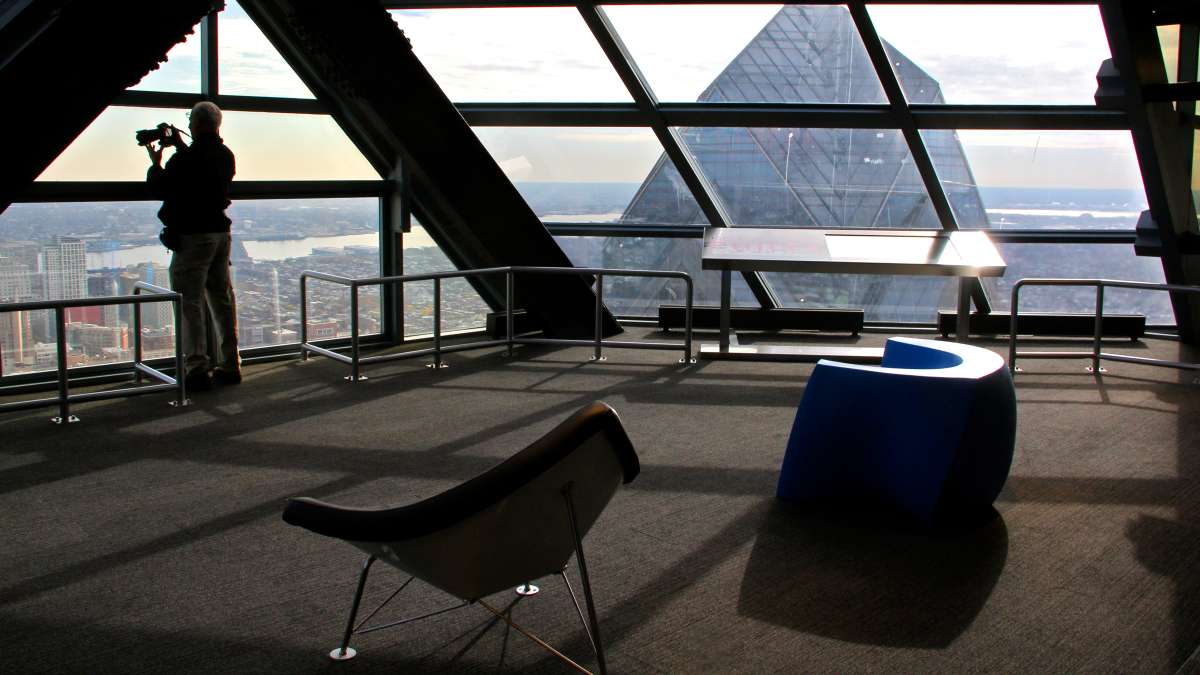 The space can accommodate up to 275 people.