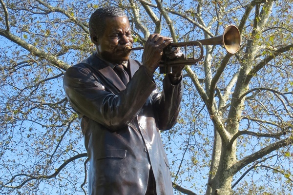 <p><p>Clifford Brown statue unveiled</p></p>

