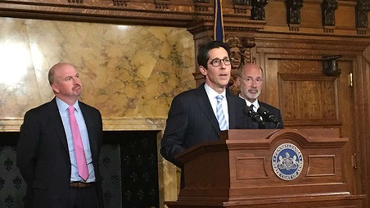 The governor and state treasurer are calling for a shift in investment strategies. (Katie Meyer/WITF) 