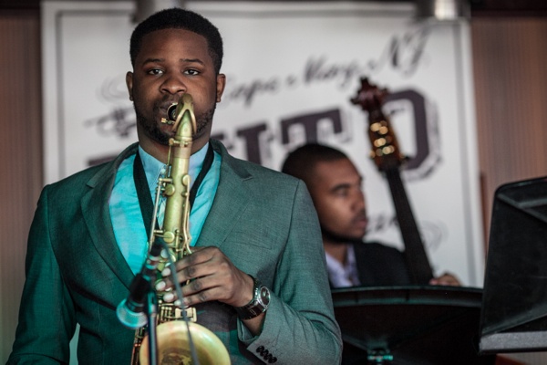 <p>Dahi Divine from Philadelphia performed with his quartet to a packed room at Carney's</p>
