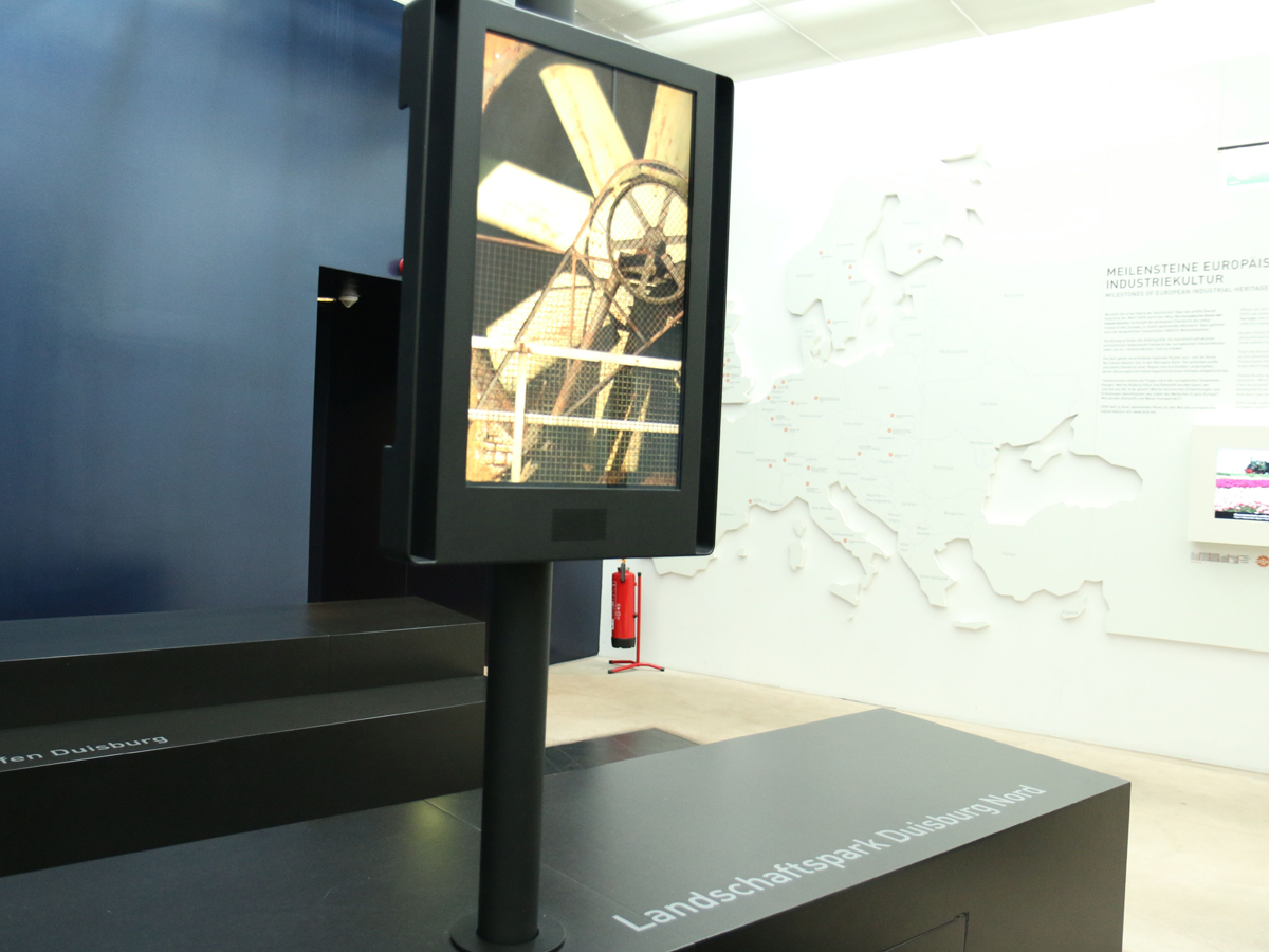 Zollverein_exhibit.jpg