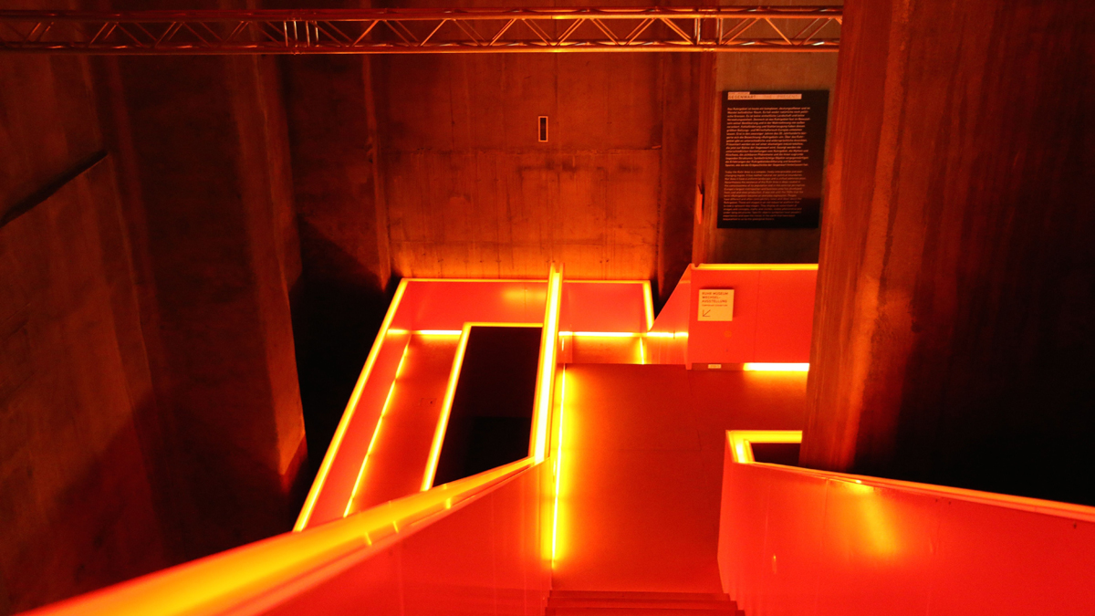 Zollverein_staircase_1200.jpg