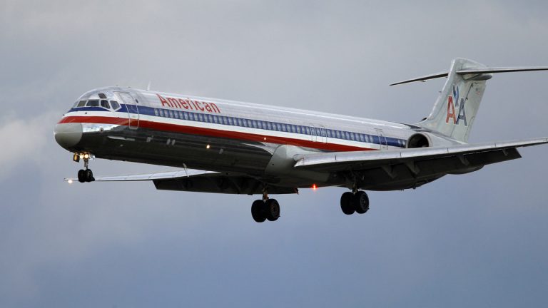 An American Airlines flight nears Philadelphia International Airport.